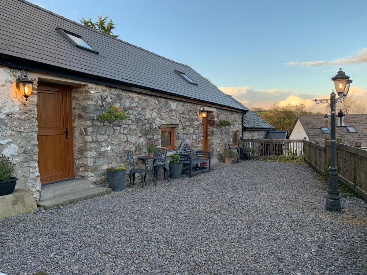 The Reindeer Retreat Buttercup Twin Hotel Kidwelly Exterior foto