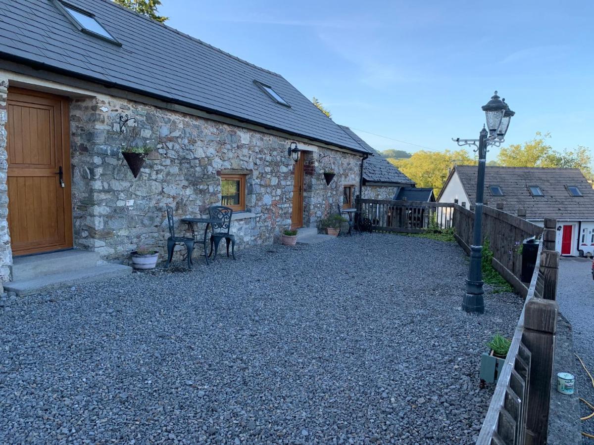 The Reindeer Retreat Buttercup Twin Hotel Kidwelly Exterior foto